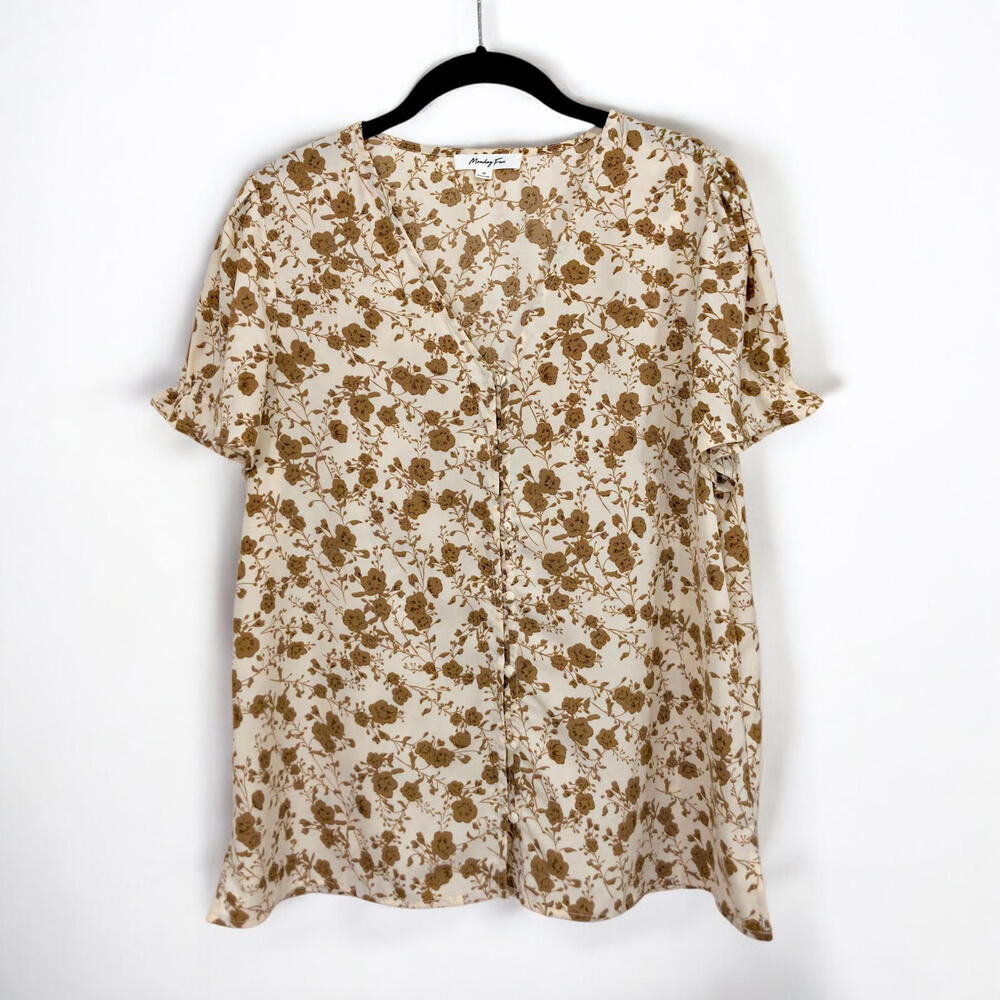 Chic Floral Short Sleeve Shirt by Monday Fun - Size M